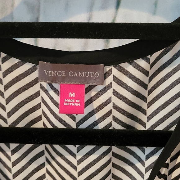 Vince Camuto sleeveless top - Picture 2 of 3